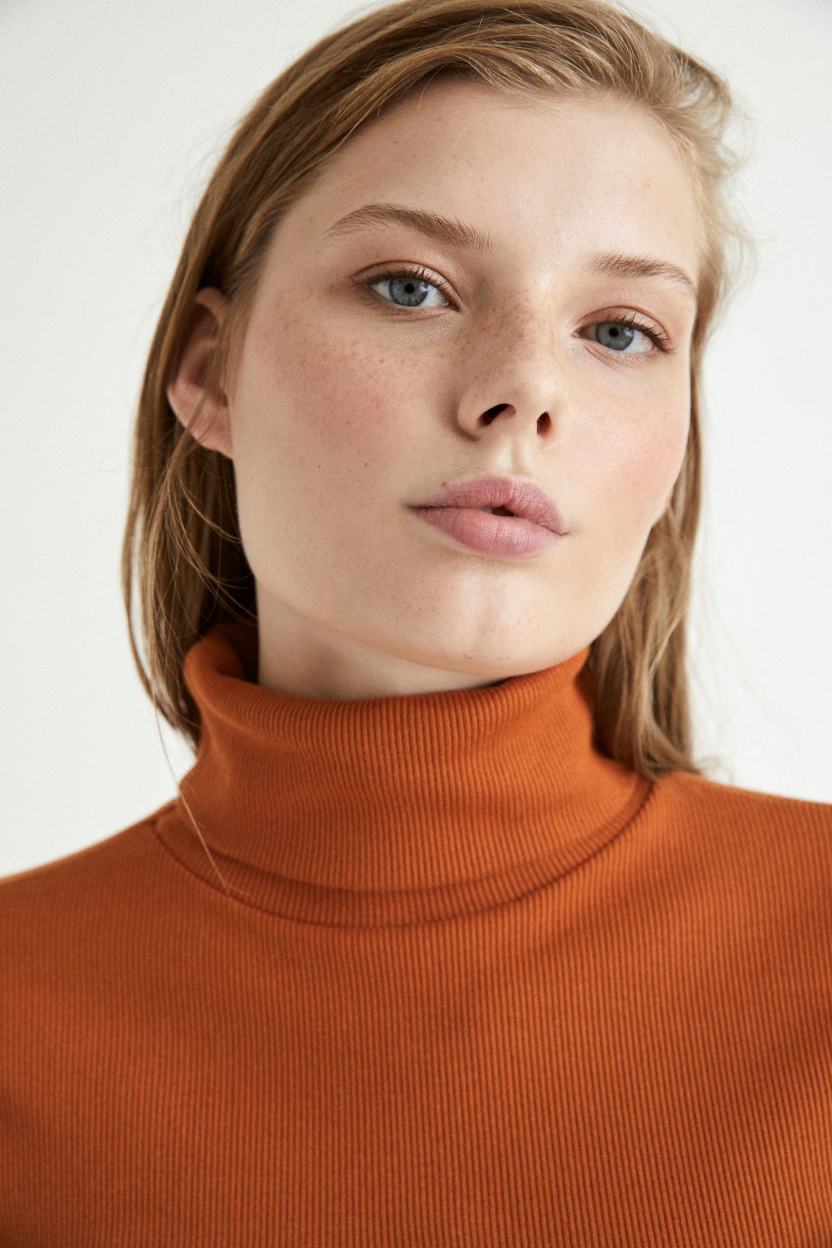 camiseta cuello cisne