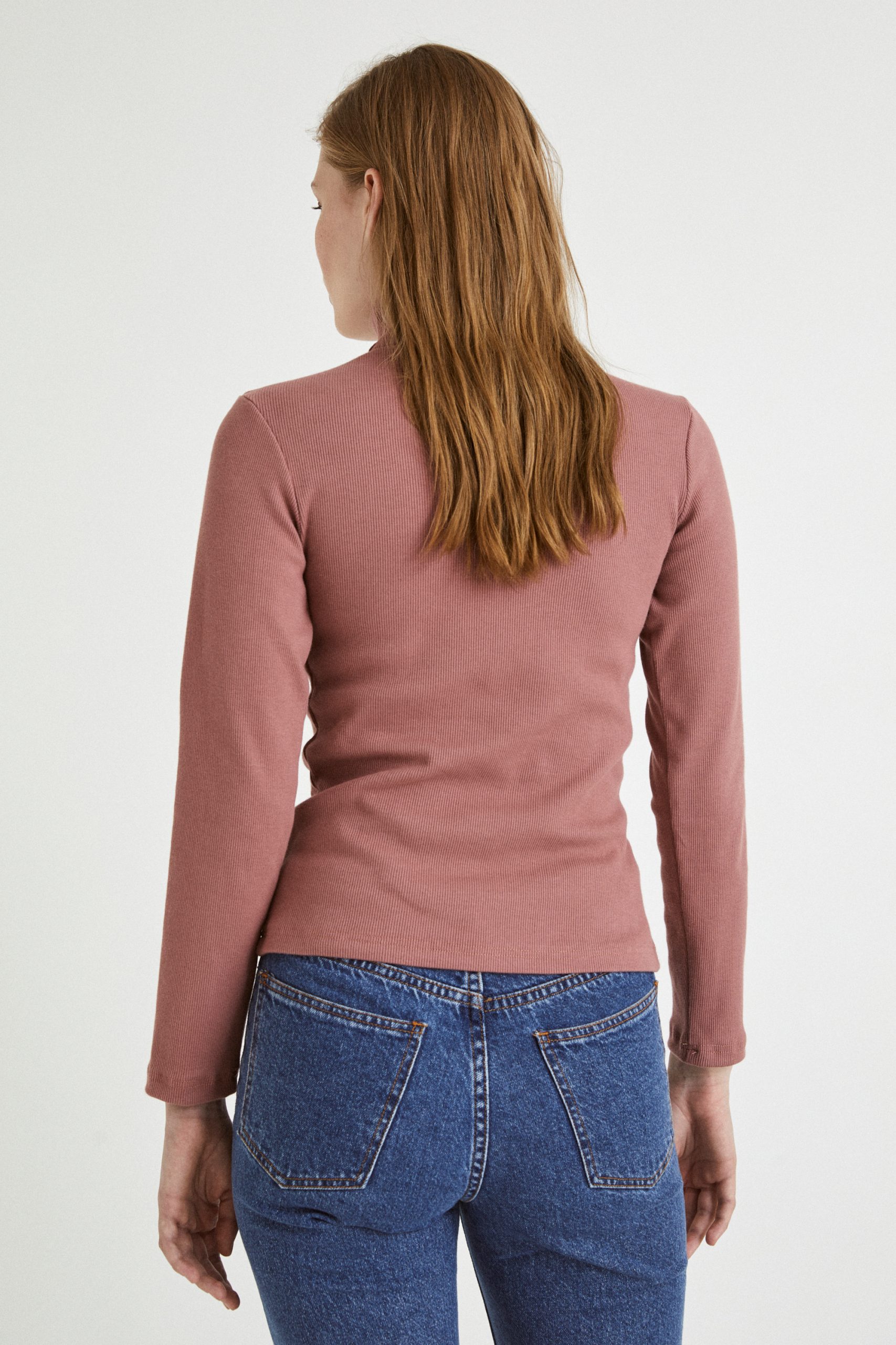 camiseta cuello cisne mujer