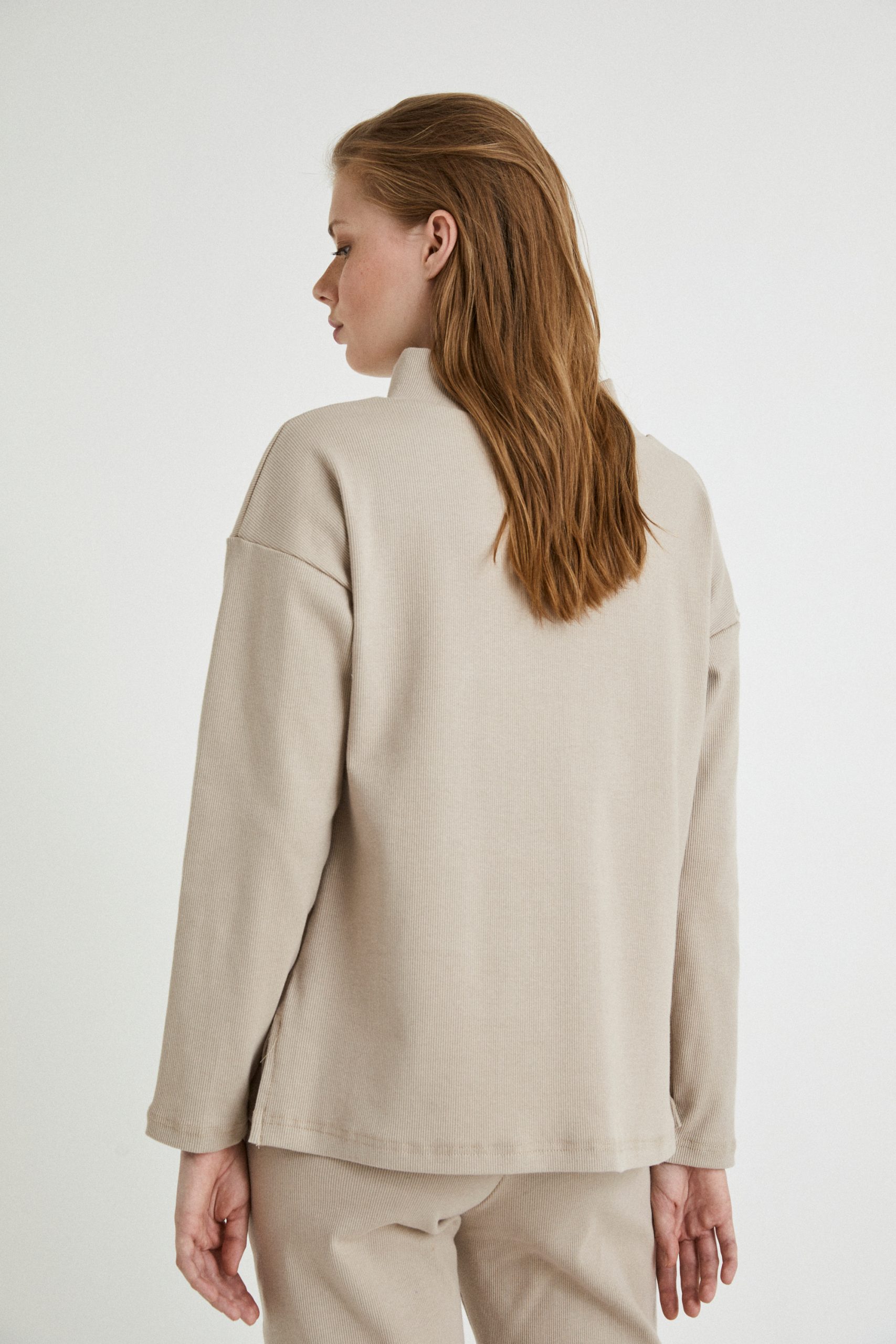 camiseta cuello alto