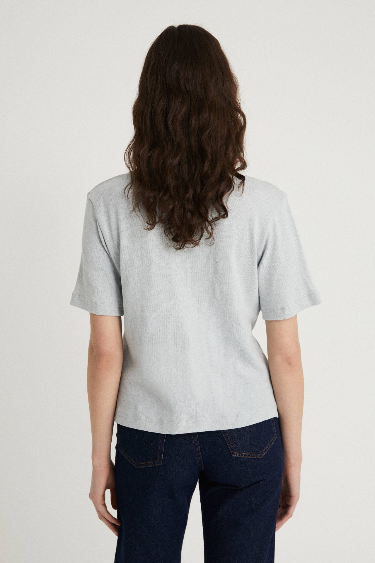 camiseta manga corta gris